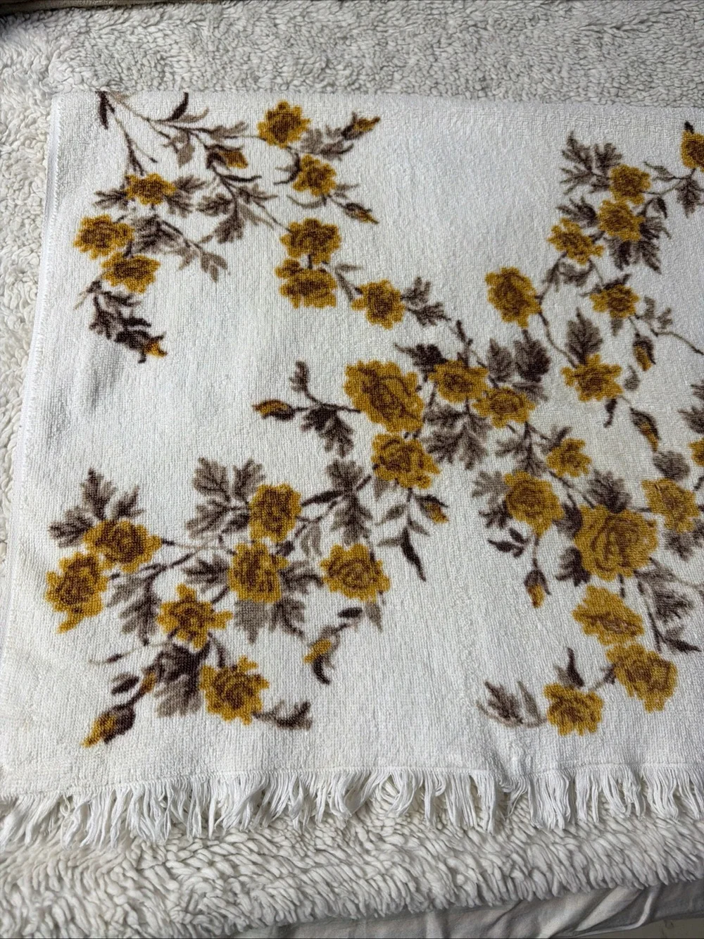 Martex Vtg All Cotton White yellow green Fringed Bath Towel made USA